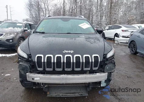 2017 Jeep Cherokee Latitude 4X4 z USA, uszkodzony, nr VIN 1C4PJMCSXHW590748